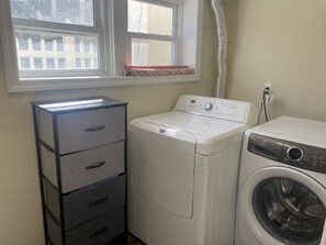 Interior - AMAZING 3,500SQFT TOWNHOUSE - 15MINS TO TIMES SQUARE (North Bergen)