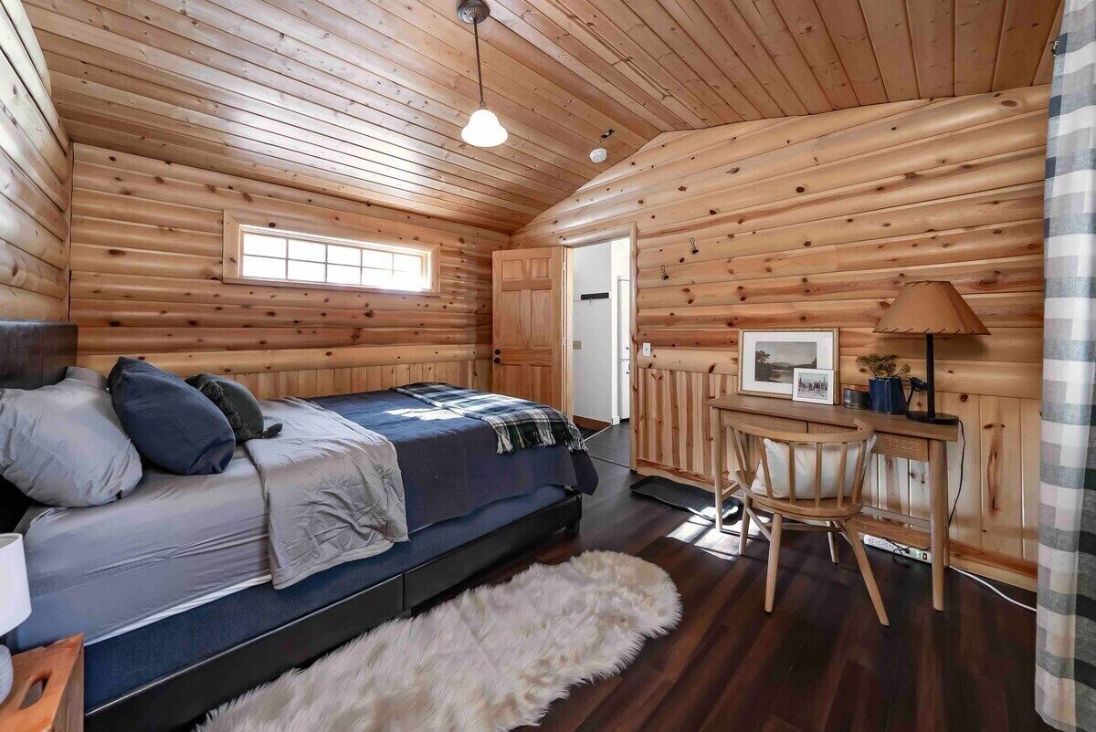 2 bedrooms, iron/ironing board, travel crib, free WiFi