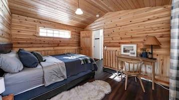 2 bedrooms, iron/ironing board, travel crib, free WiFi