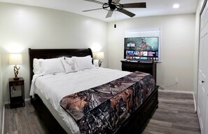 2 bedrooms, free WiFi, bed sheets, wheelchair access - Caribou Flat: No stairs! 2 Baths, Theater, Bar, Firepit, Gazebo 
 & Yard! (Anchorage)