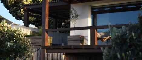 المنطقة المحيطة بالمنشأة