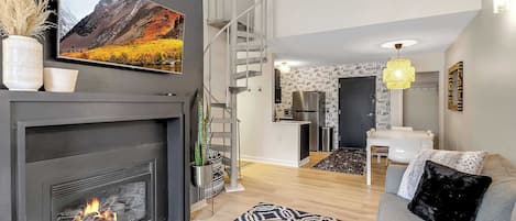 Fernseher, Kamin
