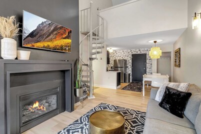 Ski-in/out Condo, 2 King Beds, 2 Baths, Fireplace