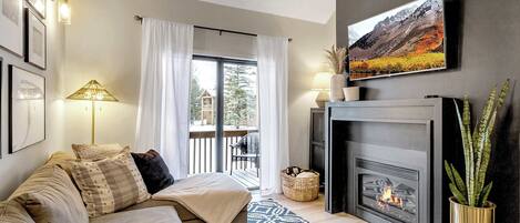 Televisor i llar de foc