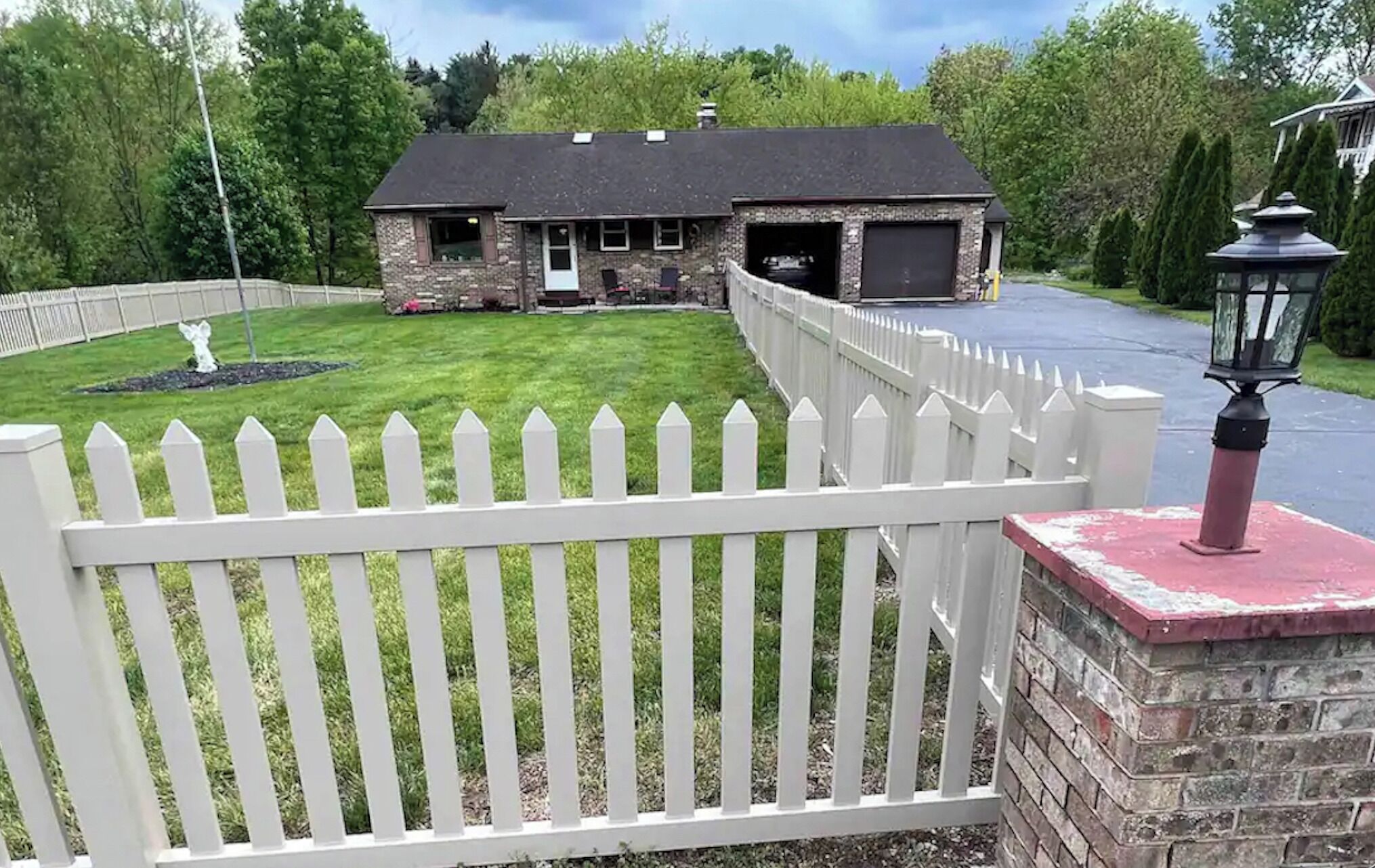 Charming Conewago Creek Retreat