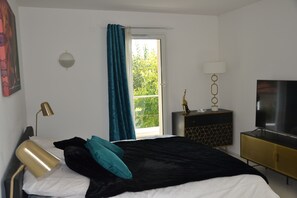 3 bedrooms, WiFi, bed sheets