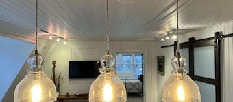 Second floor cottage apartment located in a private community.