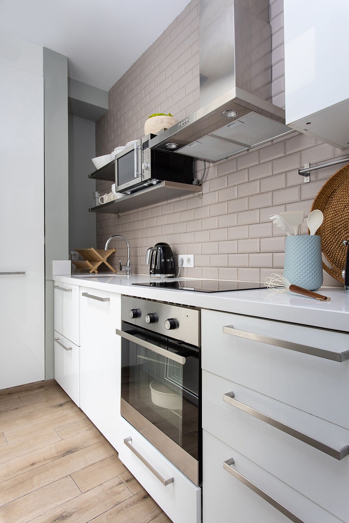 Micro-ondes, four, plaque de cuisson, lave-vaisselle