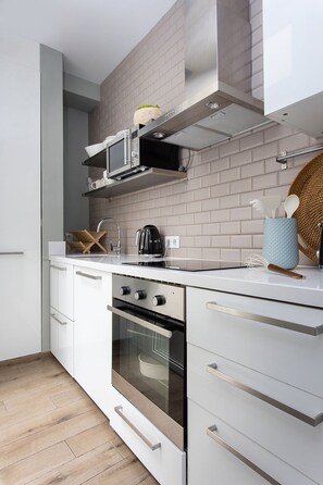 Microwave, oven, stovetop, dishwasher