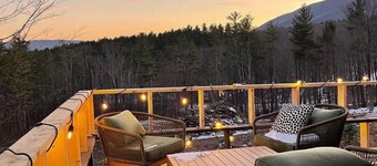 Dragonfly Cottage -Luxurious Mountain View A-Frame -quiet street close to town. 