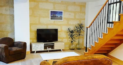 Apartment in the heart of the Chartrons near the quays