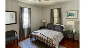 2 Schlafzimmer, Schreibtisch, Bügeleisen/Bügelbrett, WLAN