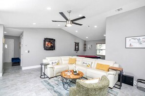 Smart TV, fireplace, table tennis, offices