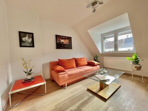 Smart TV, books - Cozy 3-room vacation apartment in Koblenz-Metternich (Koblenz)