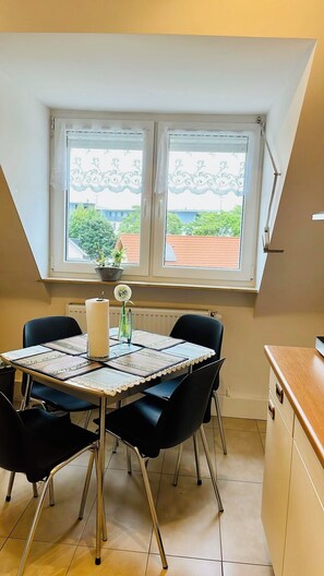 Dining - Cozy 3-room vacation apartment in Koblenz-Metternich (Koblenz)
