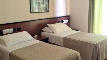 Camera Classic con letto matrimoniale o 2 letti singoli | Minibar, Wi-Fi gratuito, lenzuola