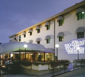 Front of property - Hotel Du Parc (Atri)