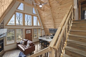 TV, fireplace, stereo