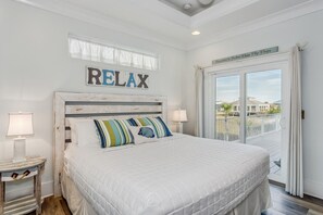 4 bedrooms, in-room safe, desk, iron/ironing board