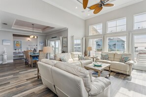 Smart TV, fireplace, stereo