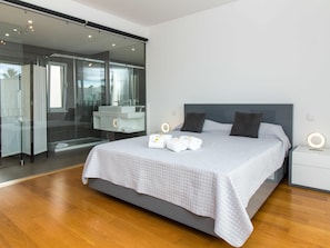 3 chambres, fer et planche Ă repasser, accĂšs Internet, draps fournis