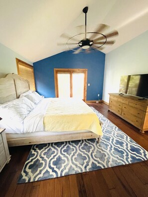 3 habitaciones, tabla de planchar con plancha, wifi y ropa de cama 