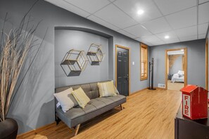 2 多间卧室、熨斗/熨衣板、WiFi、床单