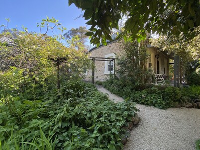 Stirling Cottage