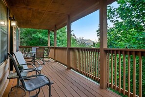Property grounds - Happy Holidays! Beautiful Cabin! Hot Tub! Pets! (Gatlinburg)