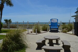 Outdoor dining - The Summit PCB 102 ** 1 Bed, 2 Full Bath ** Exlcusive Ground Floor (Panama City Beach)