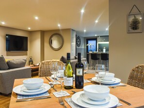 Dining - 2 bedroom accommodation in Babcary (Babcary)