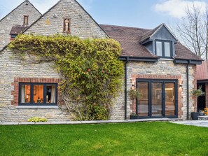 Exterior - 2 bedroom accommodation in Babcary (Babcary)