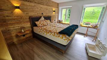 1 bedroom, travel crib, free WiFi, bed sheets