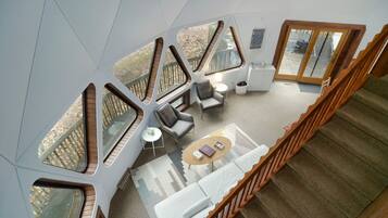 Bruser, hårtørrer, håndklæder, Sæbe