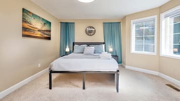 4 Schlafzimmer, Schreibtisch, Bügeleisen/Bügelbrett, Reisekinderbett