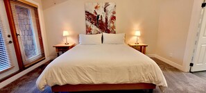 3 bedrooms, memory foam beds, desk, WiFi