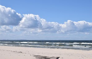 Platja a a prop 
