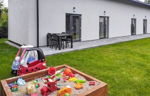 Children’s area - Amazing home in Grzybowo with kitchen (Grzybowo)