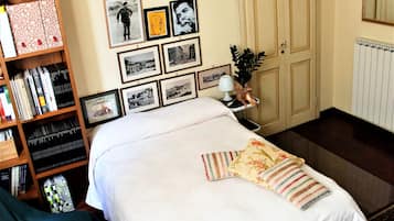 Deluxe Double Room Single Use | Desk, soundproofing, free WiFi