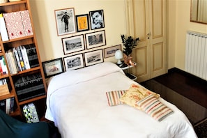 Deluxe Double Room Single Use | Desk, soundproofing, free WiFi - B&B ROSSIEROSSI (Terni)
