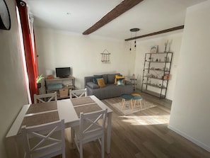 Télévision à écran plat