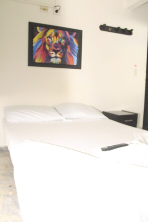 Traditional Double Room | Laptop workspace, iron/ironing board, free WiFi - Neiva meridian (Neiva)