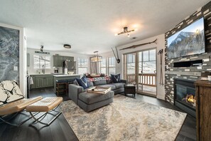 TV, fireplace