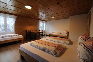 Basic Quadruple Room, Shared Bathroom, Mountain View | Soundproofing, free WiFi