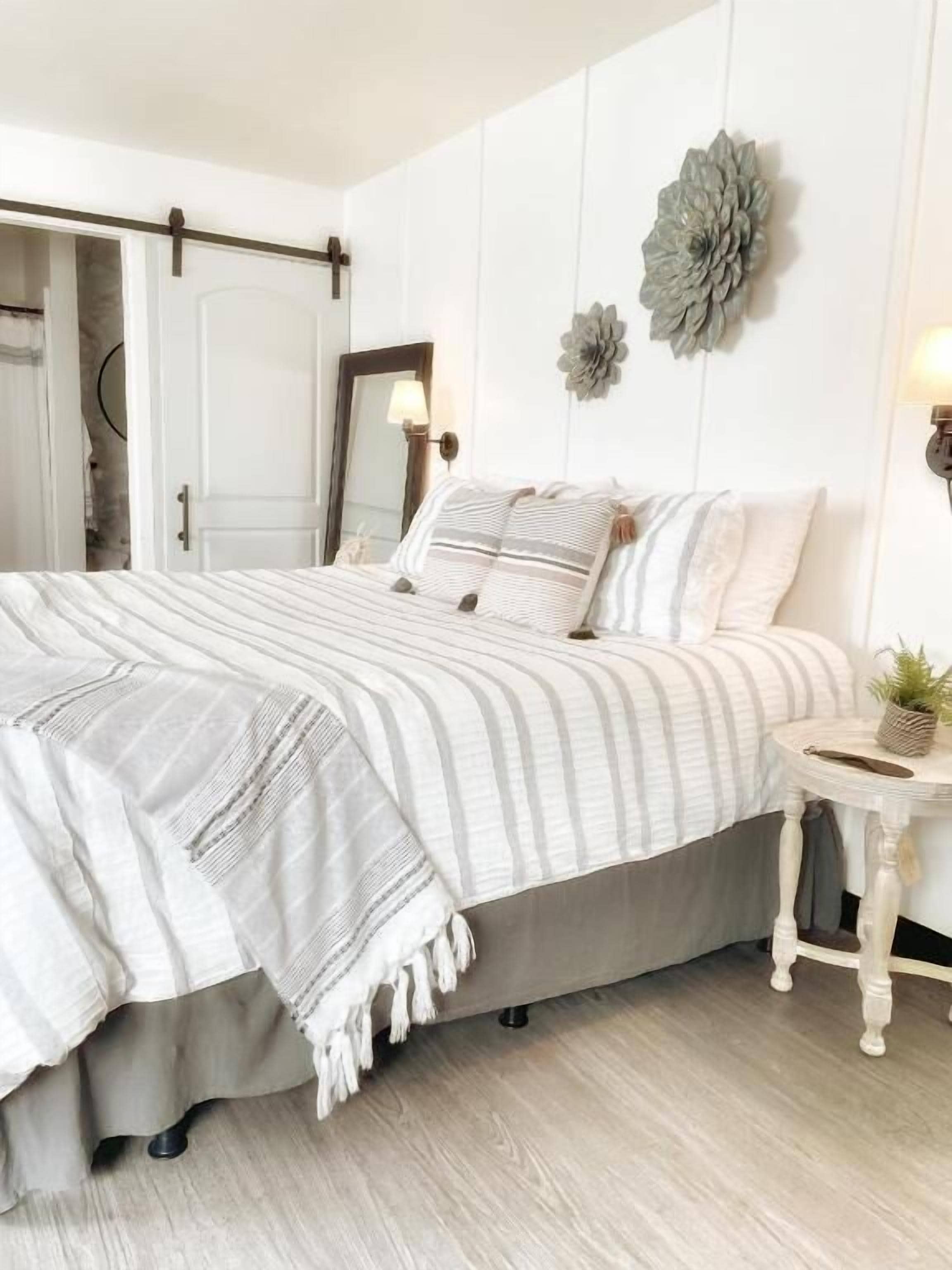 Individually decorated, individually furnished, desk, laptop workspace