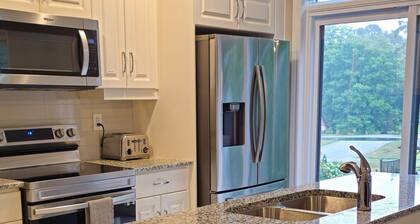 3BR Townhome, Georgian Bay, Free Parking