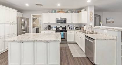 East Mesa home sleeps 6 close to hwys Legacy Sports