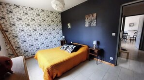 3 chambres, bureau, fer et planche à repasser, Wi-Fi gratuit
