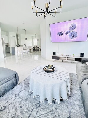 Smart TV, books, stereo