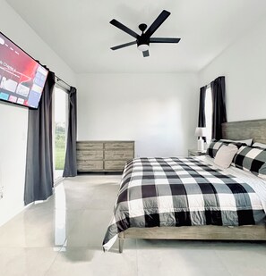 3 bedrooms, desk, WiFi, bed sheets